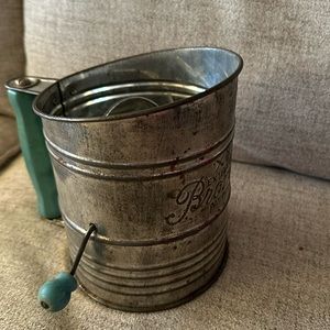 Vintage Bromwell XXX extra heavy flour sifter with teal wooden handle & knob